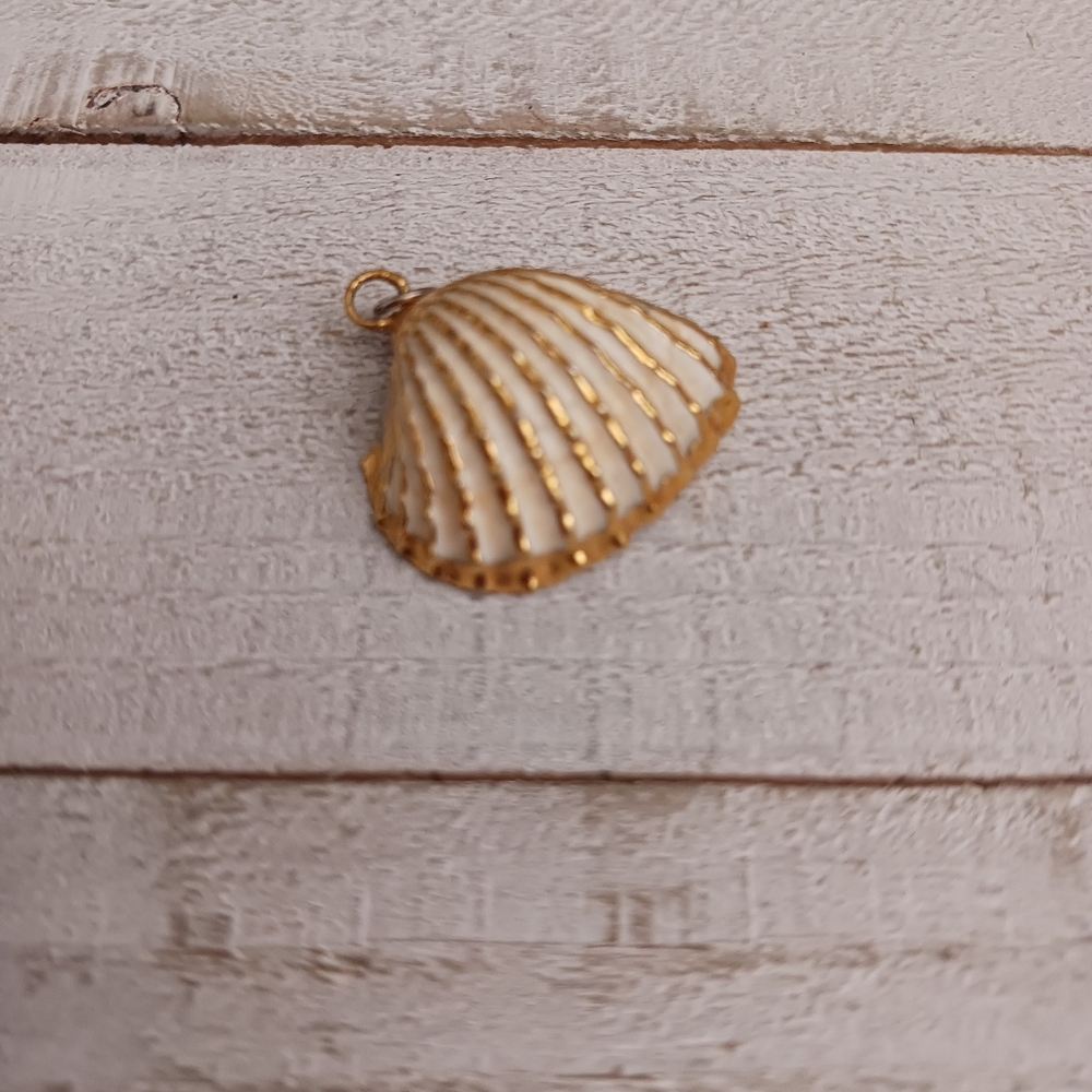 Vintage Gold Trimmed Seashell Charm/Pendant